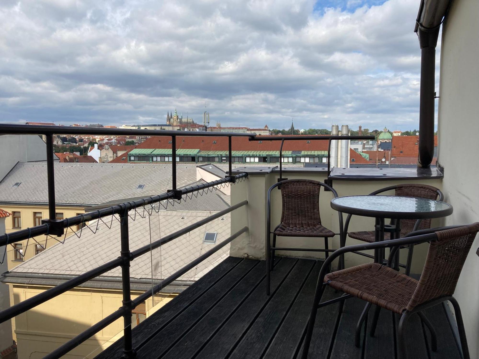 Castle View Apartment Прага Екстериор снимка