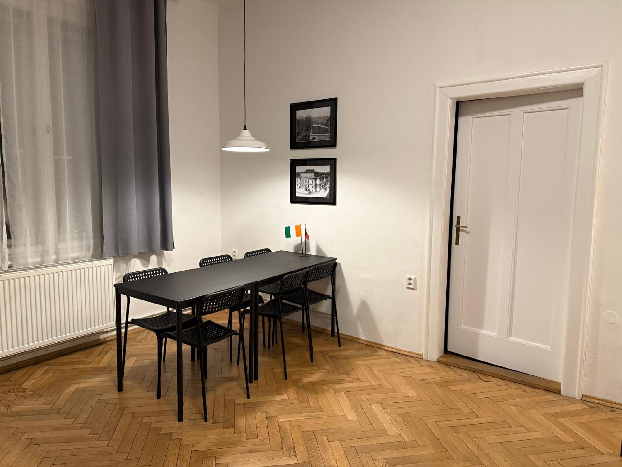 Castle View Apartment Прага Екстериор снимка